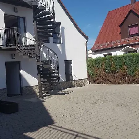 Apartments Zum Bayrisch Pub Weißenhorn Exterior foto
